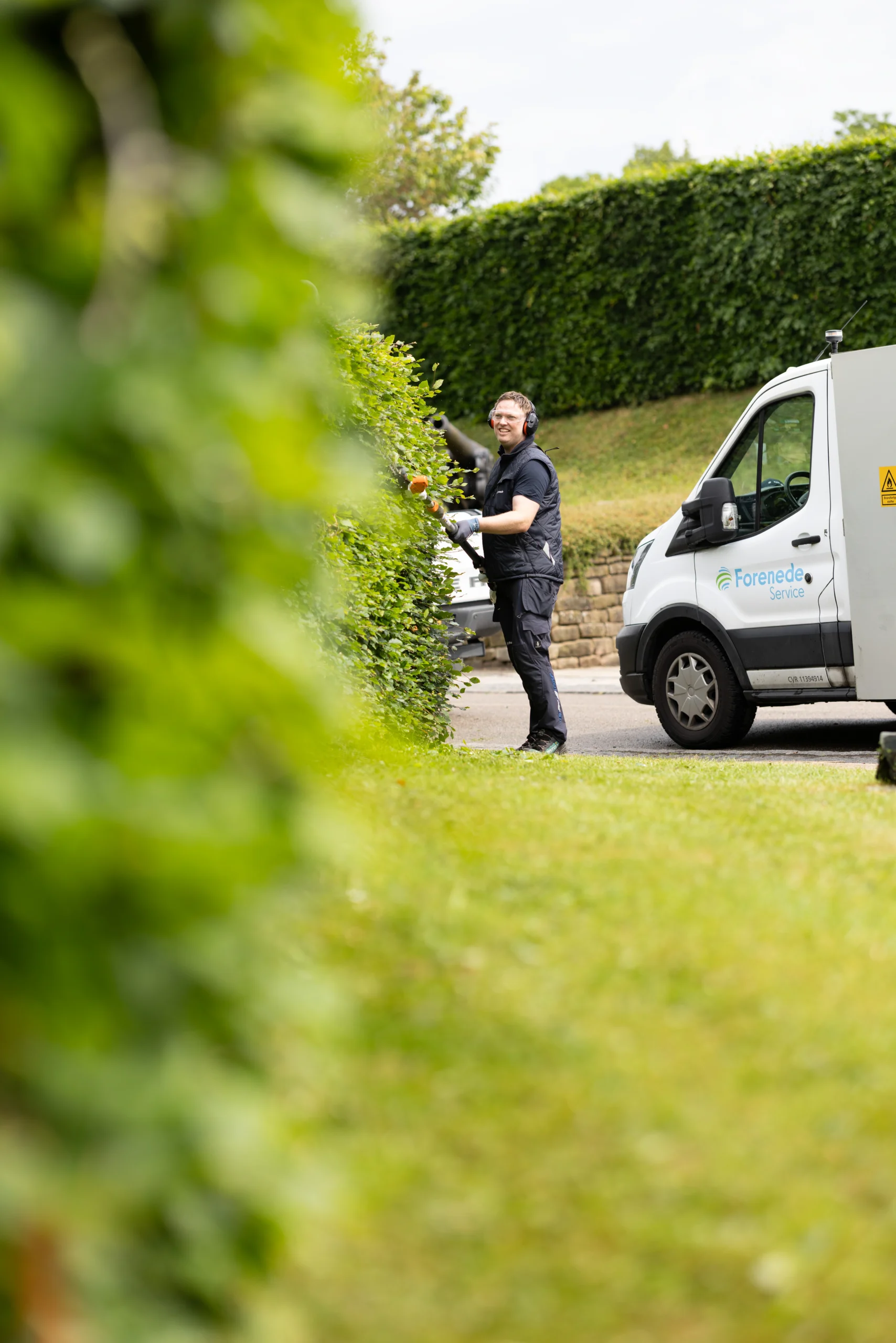Medarbejdere arbejder med ejendomsdrift